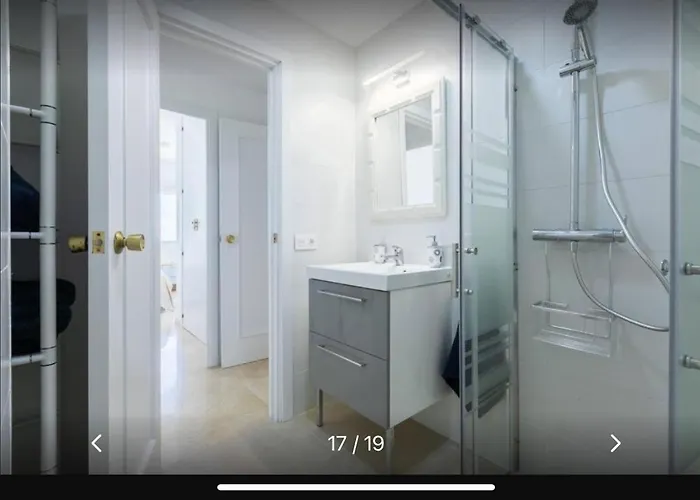 Modern, Location 2 Bedroom, Sea View شقة إِستيبونا