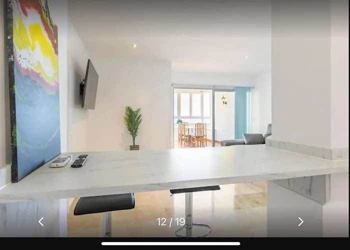 Modern, Location 2 Bedroom, Sea View شقة إِستيبونا