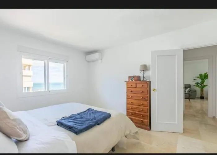 Modern, Location 2 Bedroom, Sea View * إِستيبونا