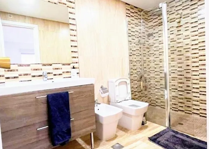 Modern, Location 2 Bedroom, Sea View شقة إِستيبونا