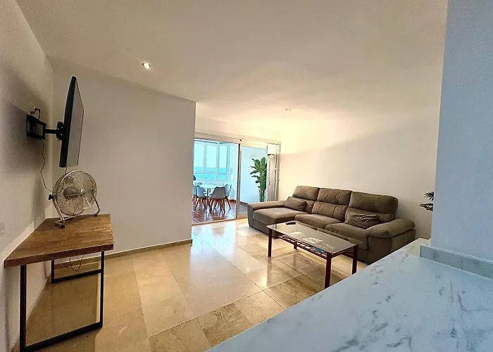 Modern, Location 2 Bedroom, Sea View شقة إِستيبونا